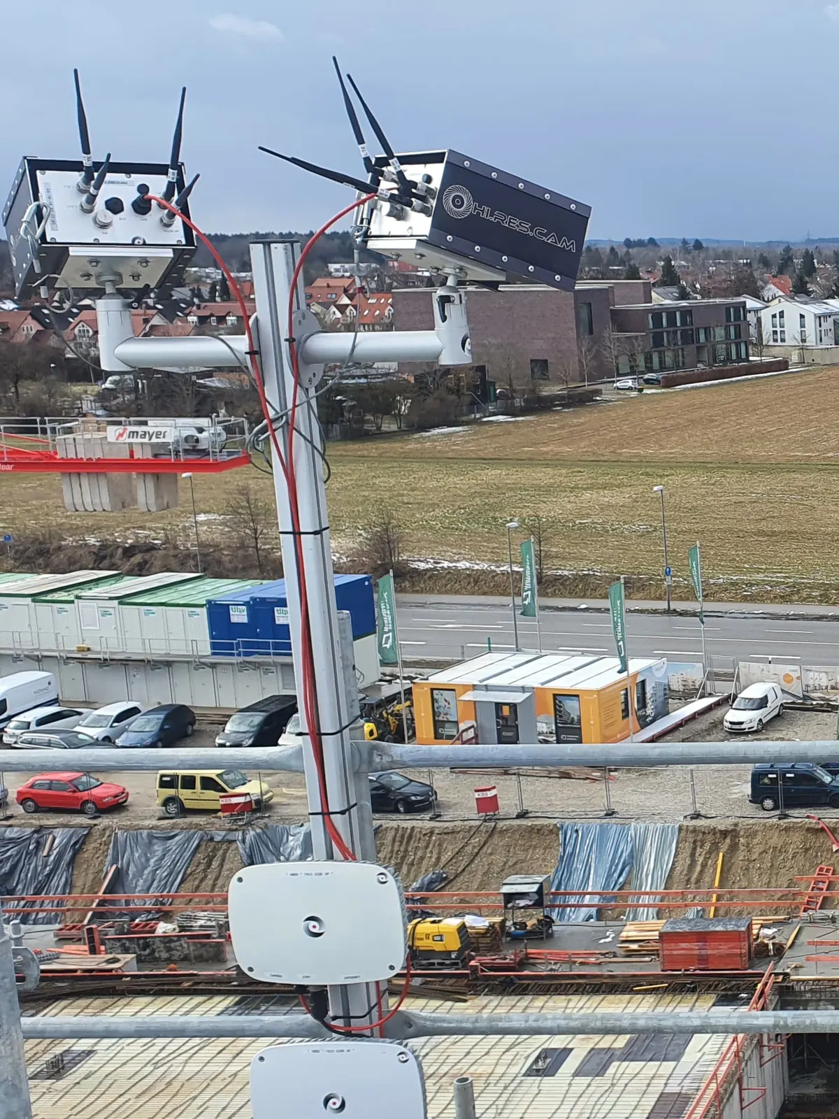 Vernetzte Kamera- und Funktechnik auf einer Baustelle